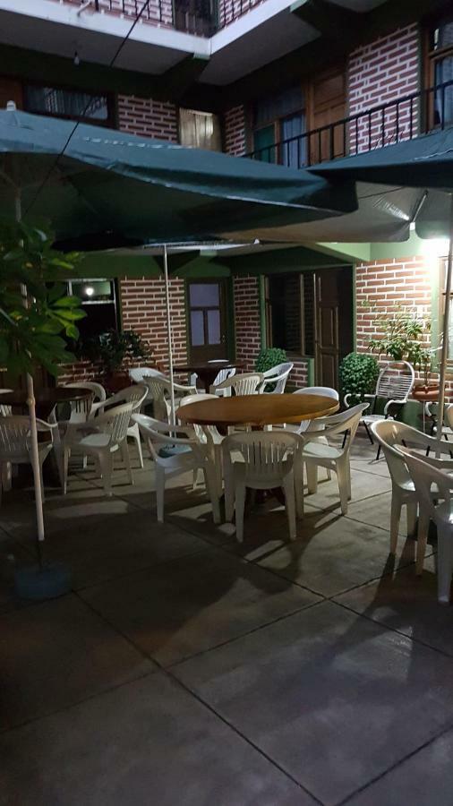 Hostel Buen Descanso Sucre Eksteriør billede